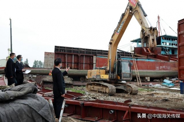 涉案“三无”船舶依法销毁，最大吨位达700吨-3.jpg