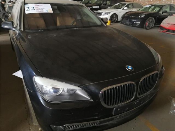 115辆车被拍卖，奔驰S63只有32万，曾是海关没收的车-7.jpg