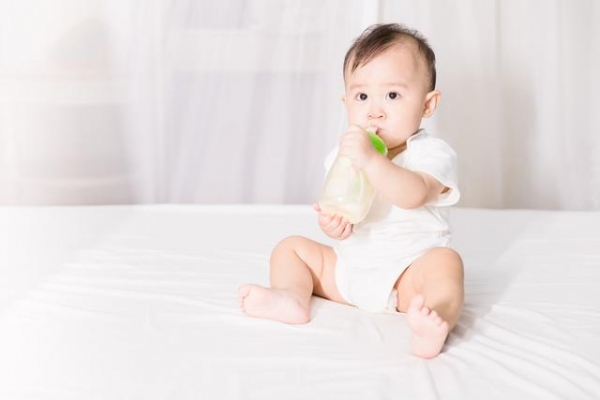 广州海关破特大奶粉走私案，孩子喝海淘奶粉隐患多，妈妈要慎重-6.jpg