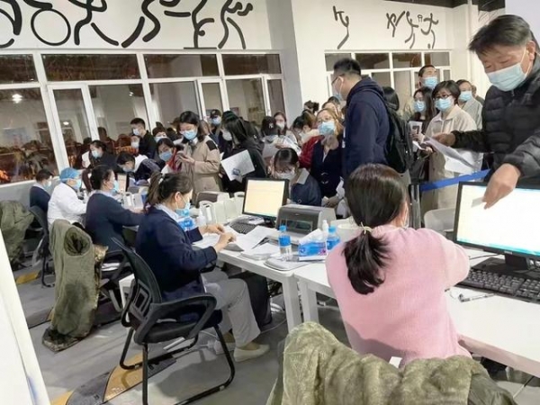 白衣执甲 分秒必争-5.jpg