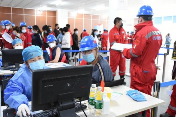 白衣执甲 分秒必争-10.jpg