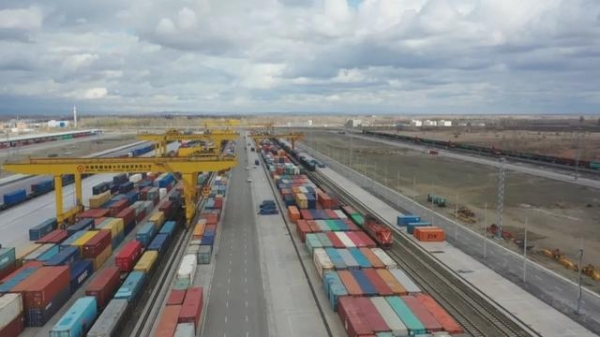 匠心服务化春雨 润企惠农细无声——霍尔果斯海关助力“三农”经济蓬勃发展-2.jpg