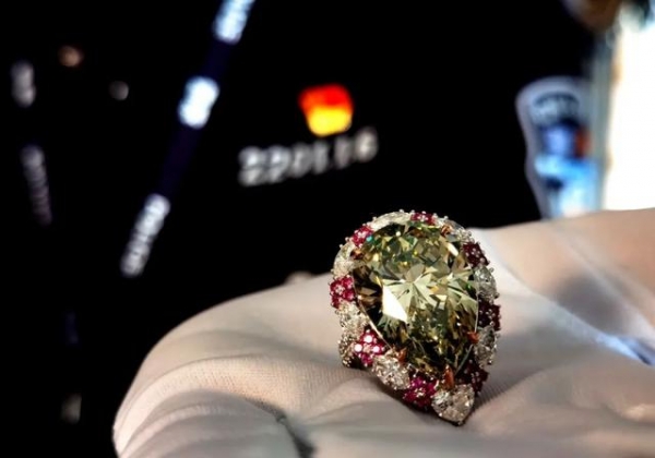 上海海关破获一起4000万钻石走私案 系团伙作案-1.jpg