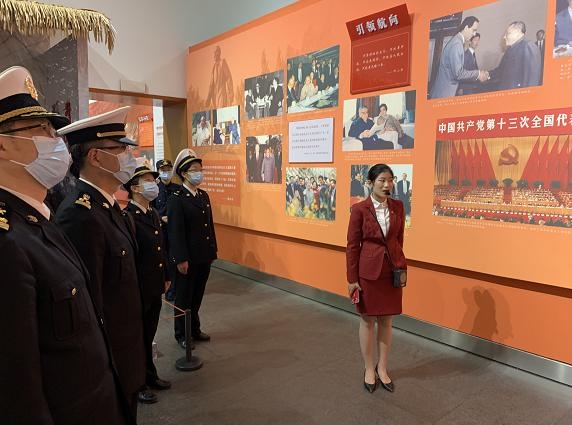 访伟人故里 悟初心使命 广安海关党委理论学习中心组（扩大）赴邓小平故里开展党史学习教育现场教学-2.jpg