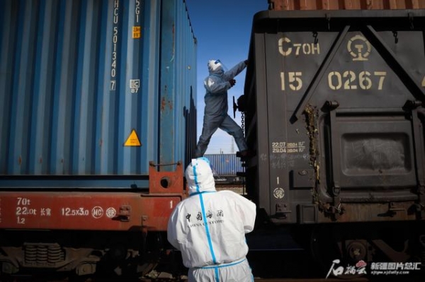 一季度霍尔果斯铁路口岸进出口货运量同比增长128%-1.jpg