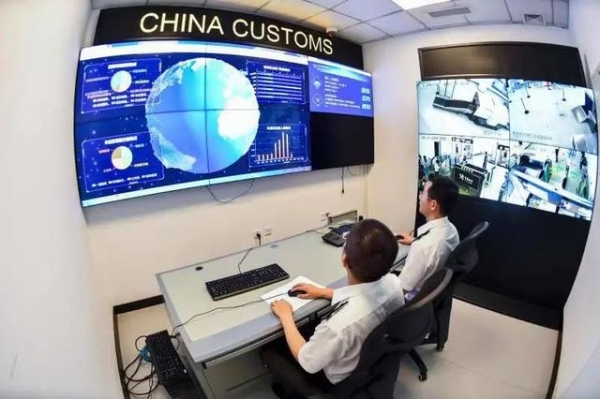 “三智”引领 |“智慧海关”无感通关-4.jpg