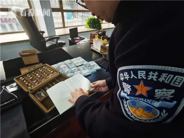 上海海关专项行动 快递走私钻石超4000万-2.jpg