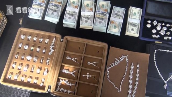 上海海关专项行动 快递走私钻石超4000万-5.jpg