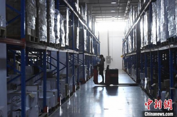 重庆西永保税仓跨境商品销售持续向好-7.jpg
