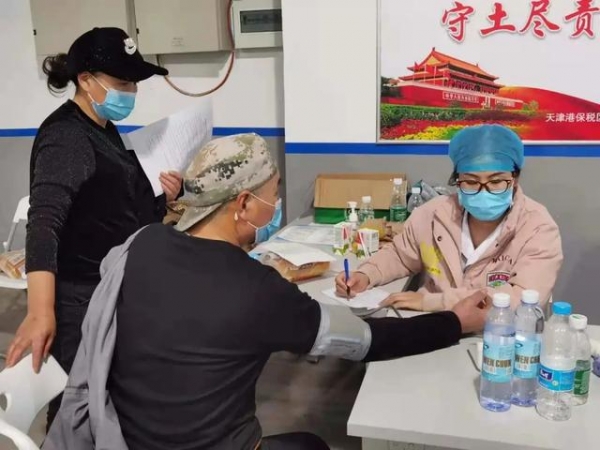 保税区金发疫苗接种点见闻：“你们笑起来真好看！”-3.jpg