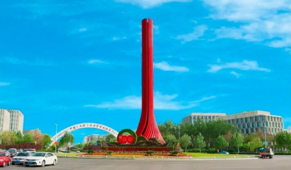 保税区精心布置三处立体景观-1.jpg