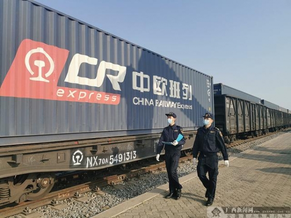 通关不停步 五一期间南宁海关保障进出口货物顺利通行-1.jpg