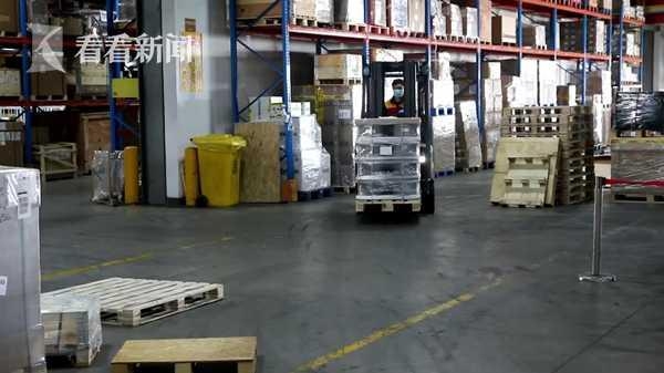 上海海关：五一假期前三天查验鲜切花65万余枝 严防生物入侵-4.jpg