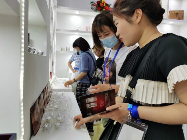 10万种进出口商品在郑州一站式买买买-6.jpg