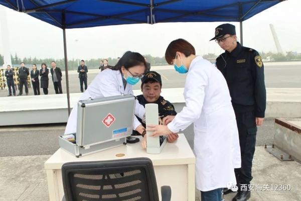 西安海关开展化学有害因子涉恐突发事件应急处置演练w8.jpg