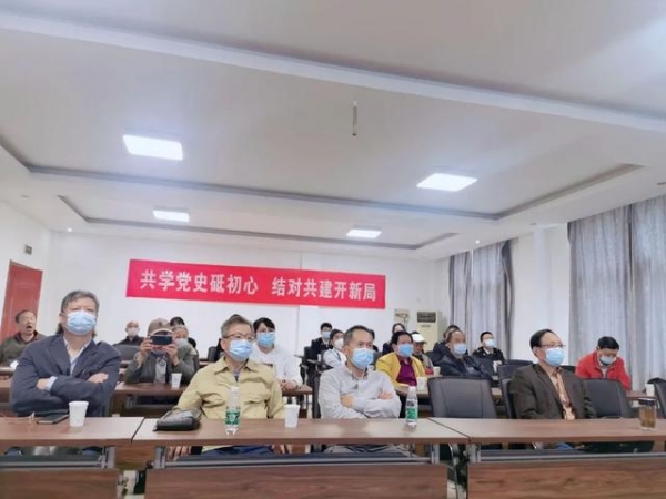 党史学习路上，当“老干部”遇到“小年轻”-4.jpg