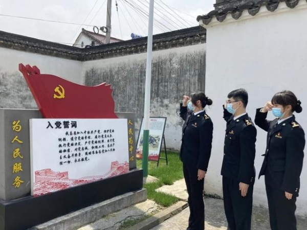 党史学习路上，当“老干部”遇到“小年轻”-13.jpg