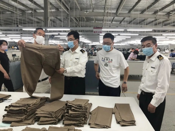 “稳外贸稳外资 青岛海关在行动”之三|专访青岛海关关税处处长毕海军w5.jpg