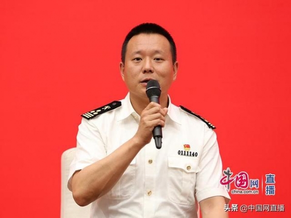 海关党员代表讲抗疫趣事：90后小女孩三天没洗脸、没刷牙，蒙脸戏称“最后的倔强”-1.jpg