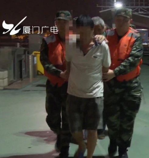 案值约1亿元！厦门海关查获一走私船，11人被抓！现场直击-3.jpg