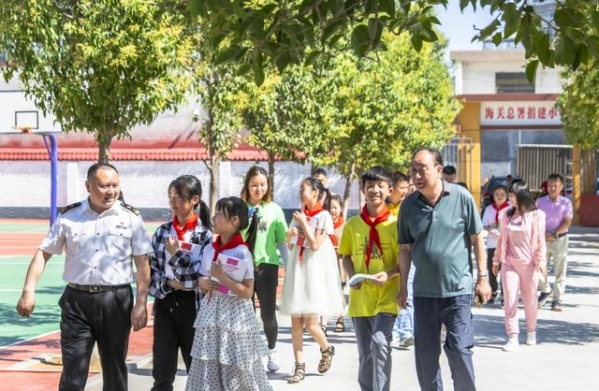 河南鲁山：海关携手爱心企业捐资助学 山村小学如童话般展现新貌-12.jpg