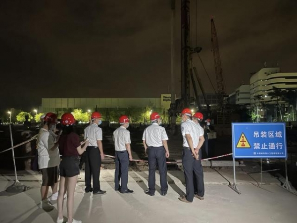 “降噪圳行动第二期”：高考前夜突查工地保税区中建八局工地超时施工被叫停-6.jpg