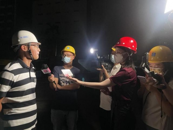 “降噪圳行动第二期”：高考前夜突查工地保税区中建八局工地超时施工被叫停-7.jpg