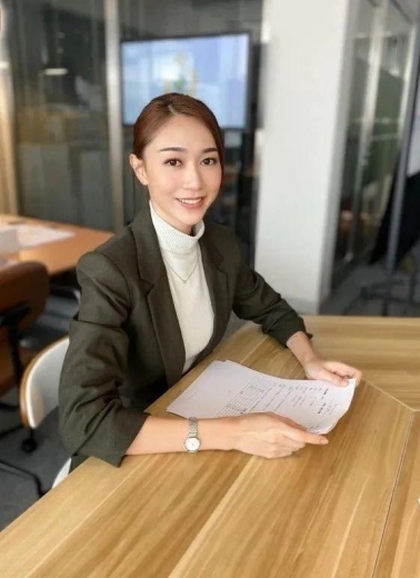 黄嘉雯做海关 日日似去饮-2.jpg