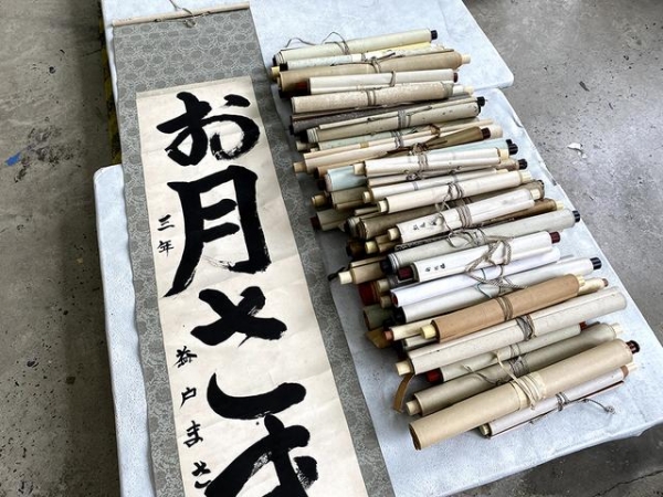 浦东机场海关查获153幅字画卷轴，涉嫌伪报数量偷逃税款-3.jpg