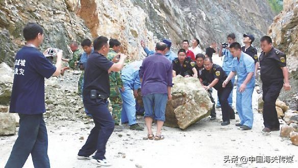 中国海关红色档案故事 | 一支永不撤离的抗震救灾卫生防疫队伍-1.jpg