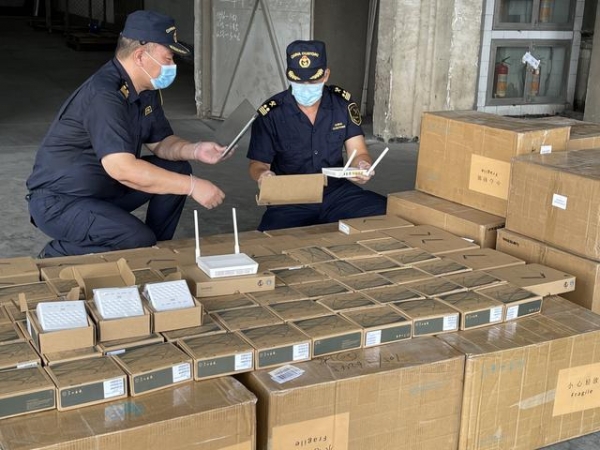 广州海关截获700个涉嫌侵犯国内自主知识产权光通信网络单元-1.jpg