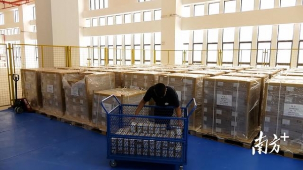 汕头综保区外贸进出口额首破“百亿大关”-2.jpg