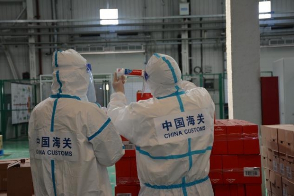 从“买”到“买卖全球”乌昌海关助力新疆跨境电商“全领域”发展-1.jpg