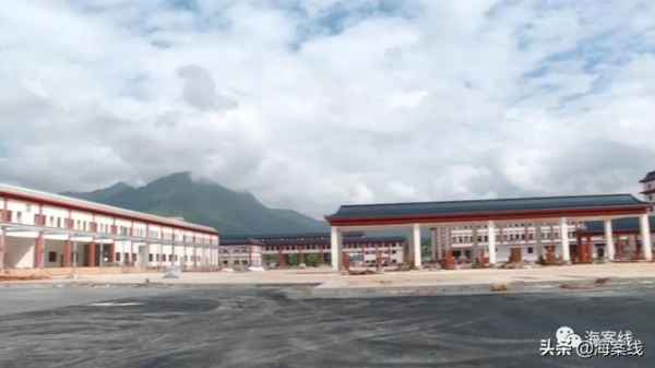 峒中海关今日揭牌，通关能力将达到每年300万吨-3.jpg