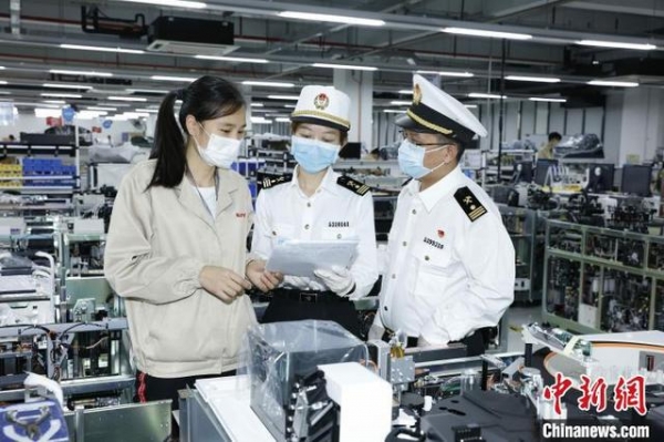 前10个月广东外贸进出口5.68万亿元-3.jpg