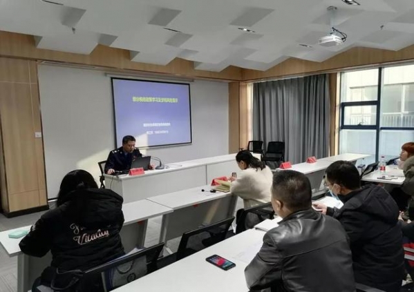 潍坊综合保税区人力资源服务产业园举办财税政策宣讲会-2.jpg