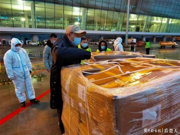 天河机场跨境电商进出口货物总量同比增长285%-2.jpg