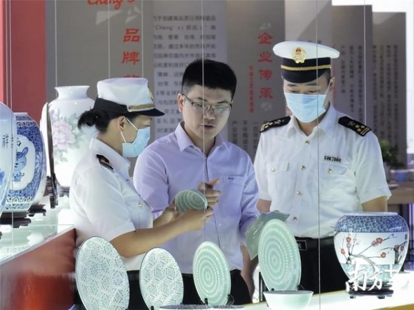 龙湖海关携手企业：同心同向纾困境 同力同行共发展-6.jpg