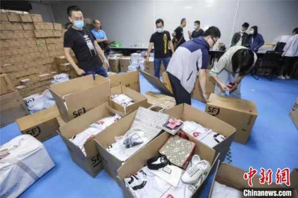 拱北海关今年以来查办“水客”走私案916宗-1.jpg
