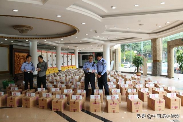南宁海关联合烟草、高速等多部门打击香烟走私-1.jpg