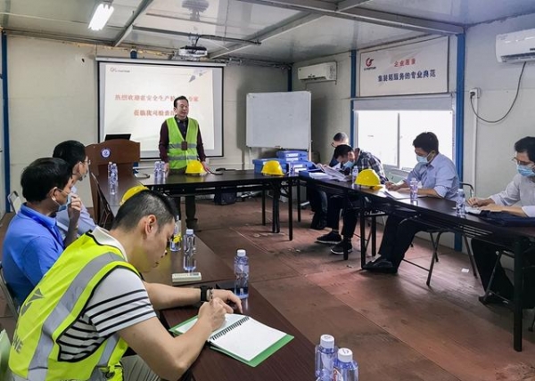 省指导服务组深入象屿保税区检查指导-3.jpg