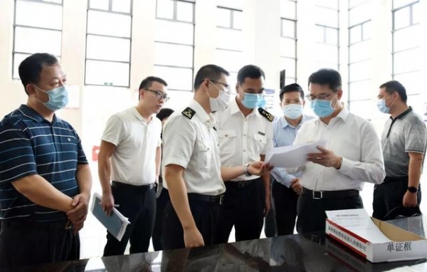 发挥平台作用 助力外贸高质量发展！副市长罗晃浩调研清溪保税物流中心-1.jpg