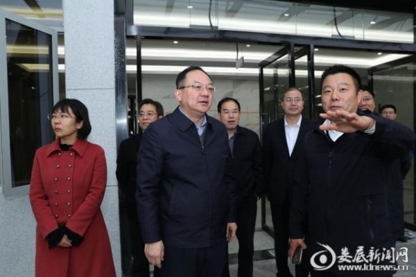 杨懿文调研市外贸服务中心（娄底海关）建设工作-1.jpg