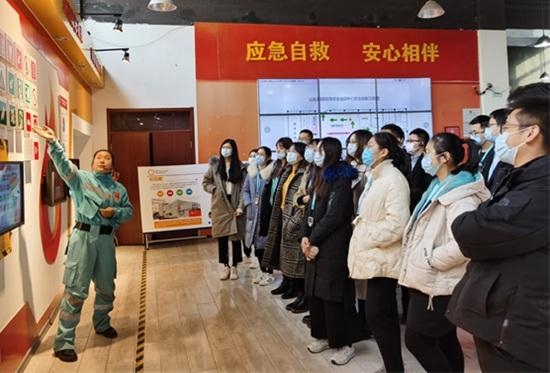 中国进出口银行山东省分行开展体验式应急安全培训-1.jpg