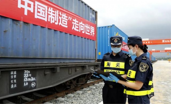 当好经济发展的推动者和对外开放的急先锋-2.jpg