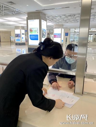 1分12秒！曹妃甸综合保税区“两步申报”跑出通关“加速度”-1.jpg