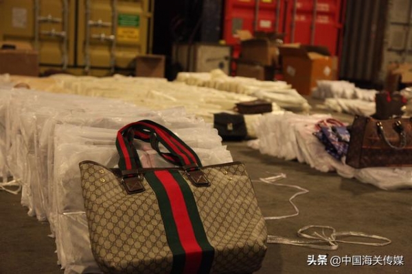 假的，都是假的！近2万元的LV申报价格仅20美元-1.jpg
