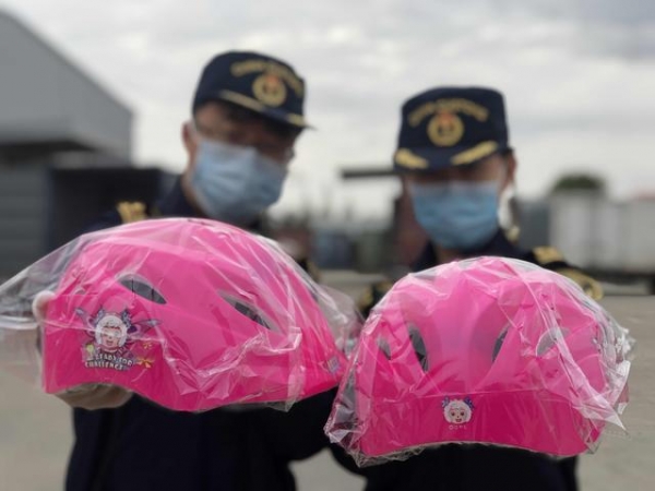 七百余个喜羊羊、灰太狼头盔出口，因侵权被上海海关扣了-2.jpg