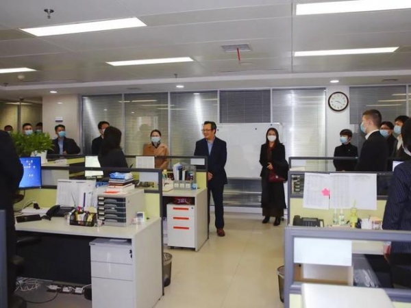 进出口银行党委副书记、副董事长、行长吴富林赴湖北调研-1.jpg