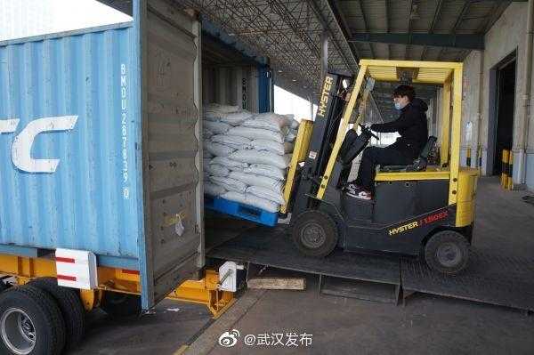在武汉阳逻港，湖北首家粮食保税仓挂牌运营-2.jpg